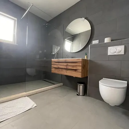 דירה Exclusive 2 Bedroom Seafront With Jacuzzi *