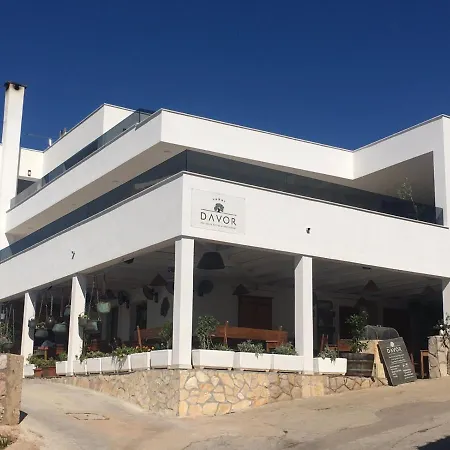 Exclusive 2 Bedroom Seafront With Jacuzzi Apartment Zavala