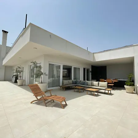 Exclusive 2 Bedroom Seafront With Jacuzzi *