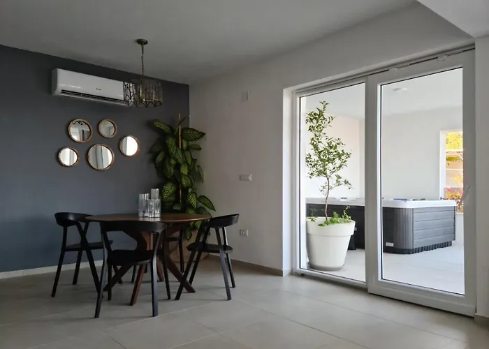 Exclusive 2 Bedroom Seafront With Jacuzzi Завала