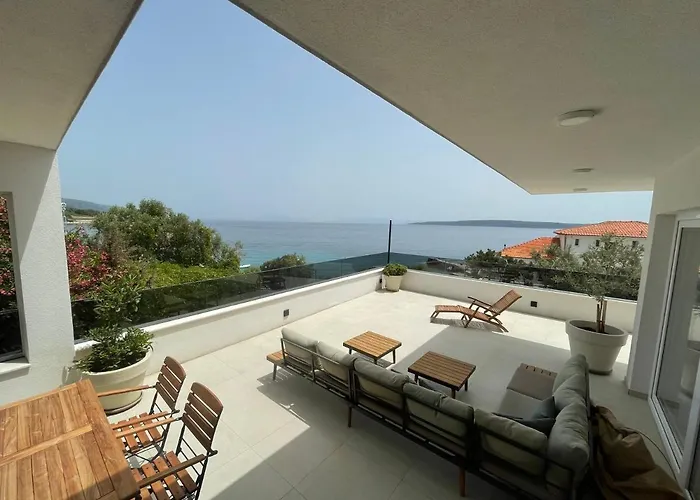 Exclusive 2 Bedroom Seafront With Jacuzzi *