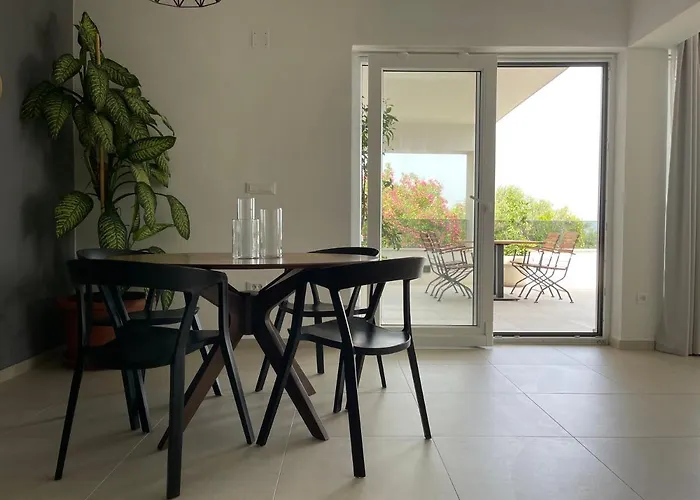 Exclusive 2 Bedroom Seafront With Jacuzzi Завала