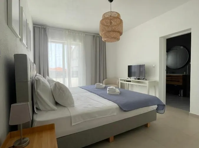 Exclusive 2 Bedroom Seafront With Jacuzzi Апартаменты *