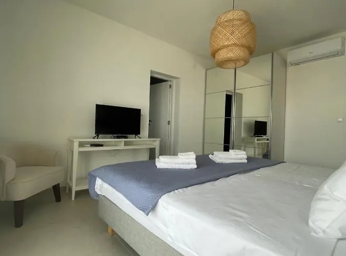 Exclusive 2 Bedroom Seafront With Jacuzzi Апартаменты Завала