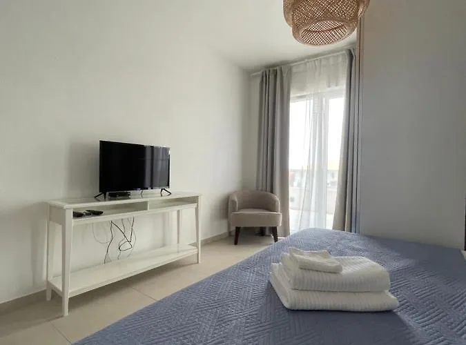 Exclusive 2 Bedroom Seafront With Jacuzzi *