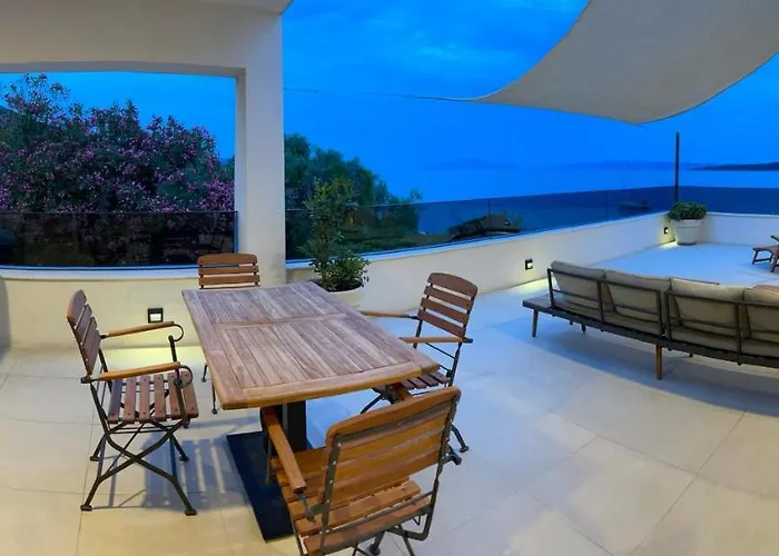 Exclusive 2 Bedroom Seafront With Jacuzzi Завала