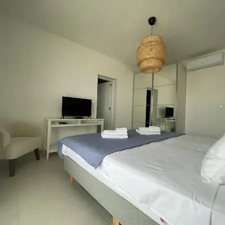 Exclusive 2 Bedroom Seafront With Jacuzzi شقة زافالا