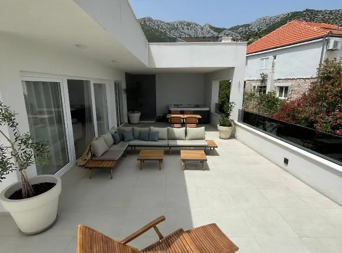 Exclusive 2 Bedroom Seafront With Jacuzzi Apartamento