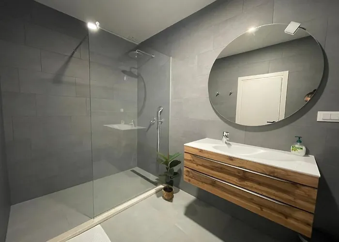 Exclusive 2 Bedroom Seafront With Jacuzzi Apartamento Zavala