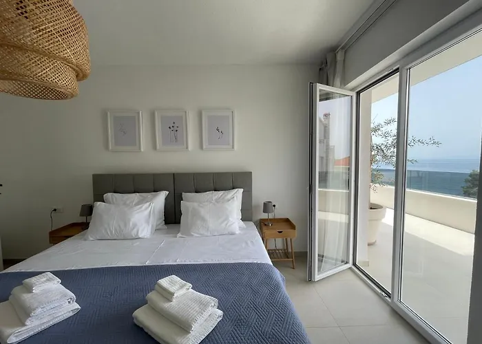 Exclusive 2 Bedroom Seafront With Jacuzzi * Zavala