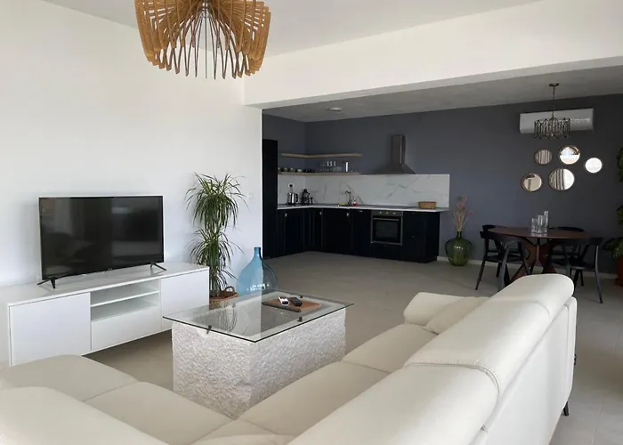 Exclusive 2 Bedroom Seafront With Jacuzzi * Zavala